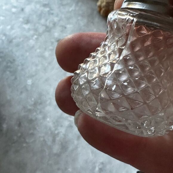 Salt Pepper Shakers with silver tray Vintage Grace Glass Diamond Cut - Picture 2 of 3